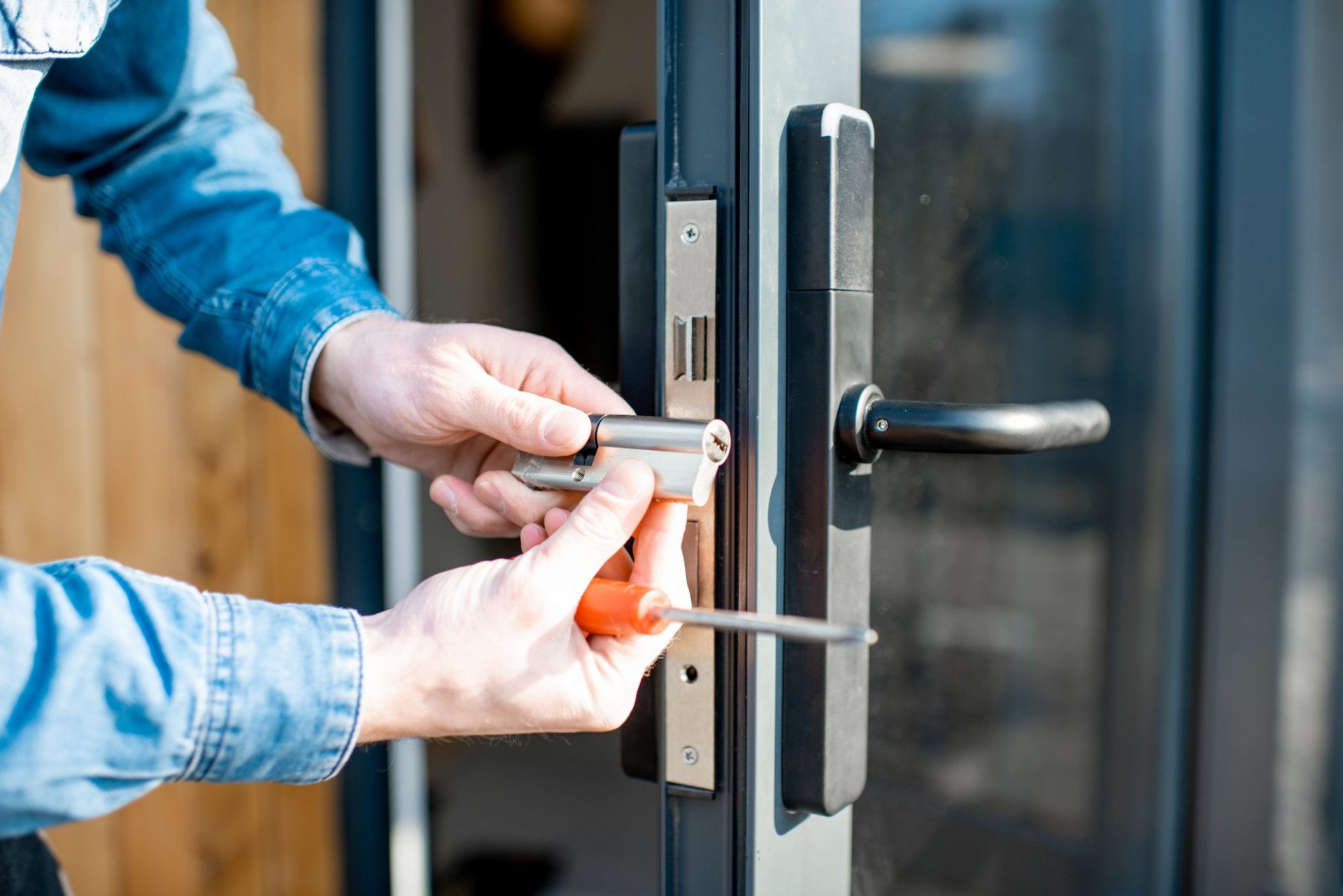 Commercial Locksmith Services: Your First Line of Defense Against Burglary and Theft